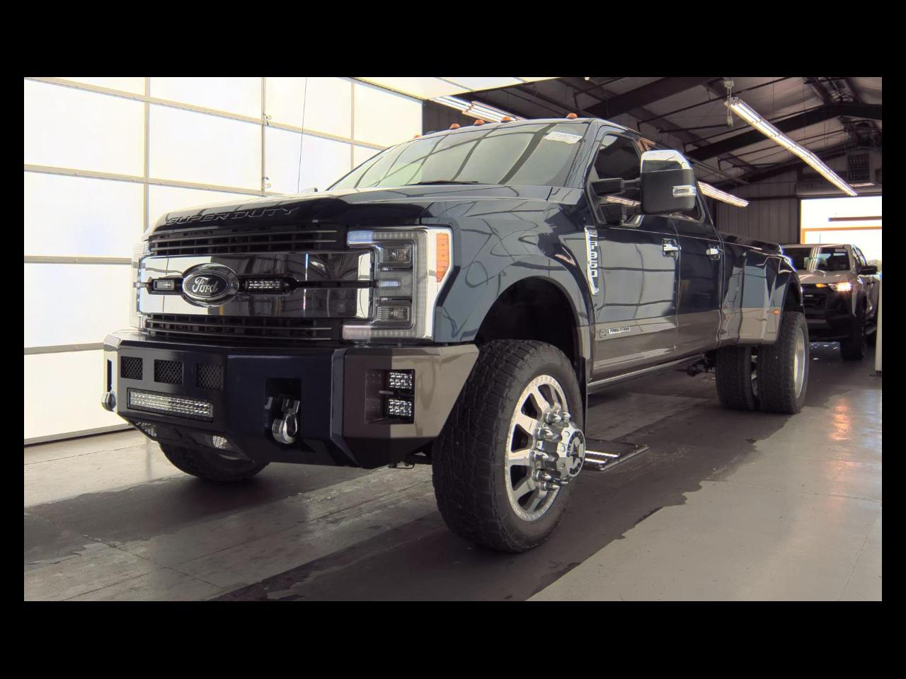 Ford Super Duty F-350 DRW King Ranch 4WD Crew Cab 8' Box 2017