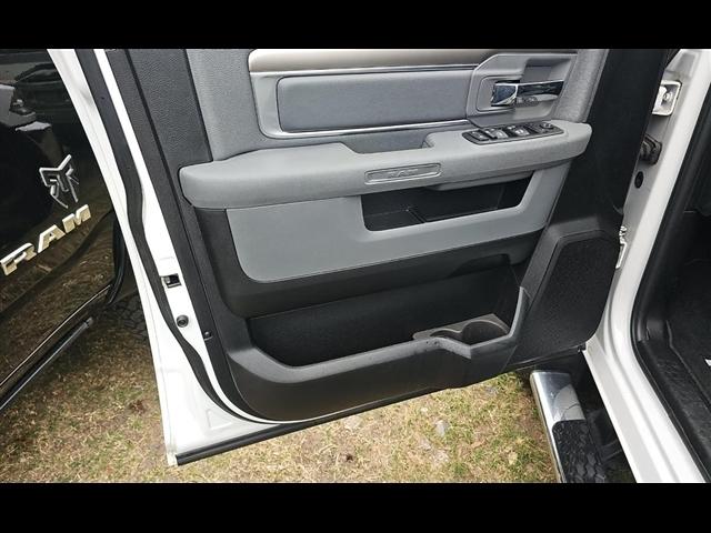 RAM 2500 Big Horn 4x4 Crew Cab 8' Box 2018
