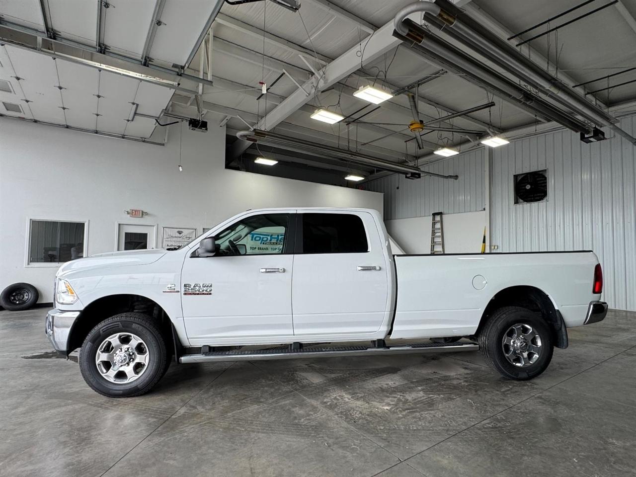 RAM 2500 Big Horn 4x4 Crew Cab 8' Box 2018