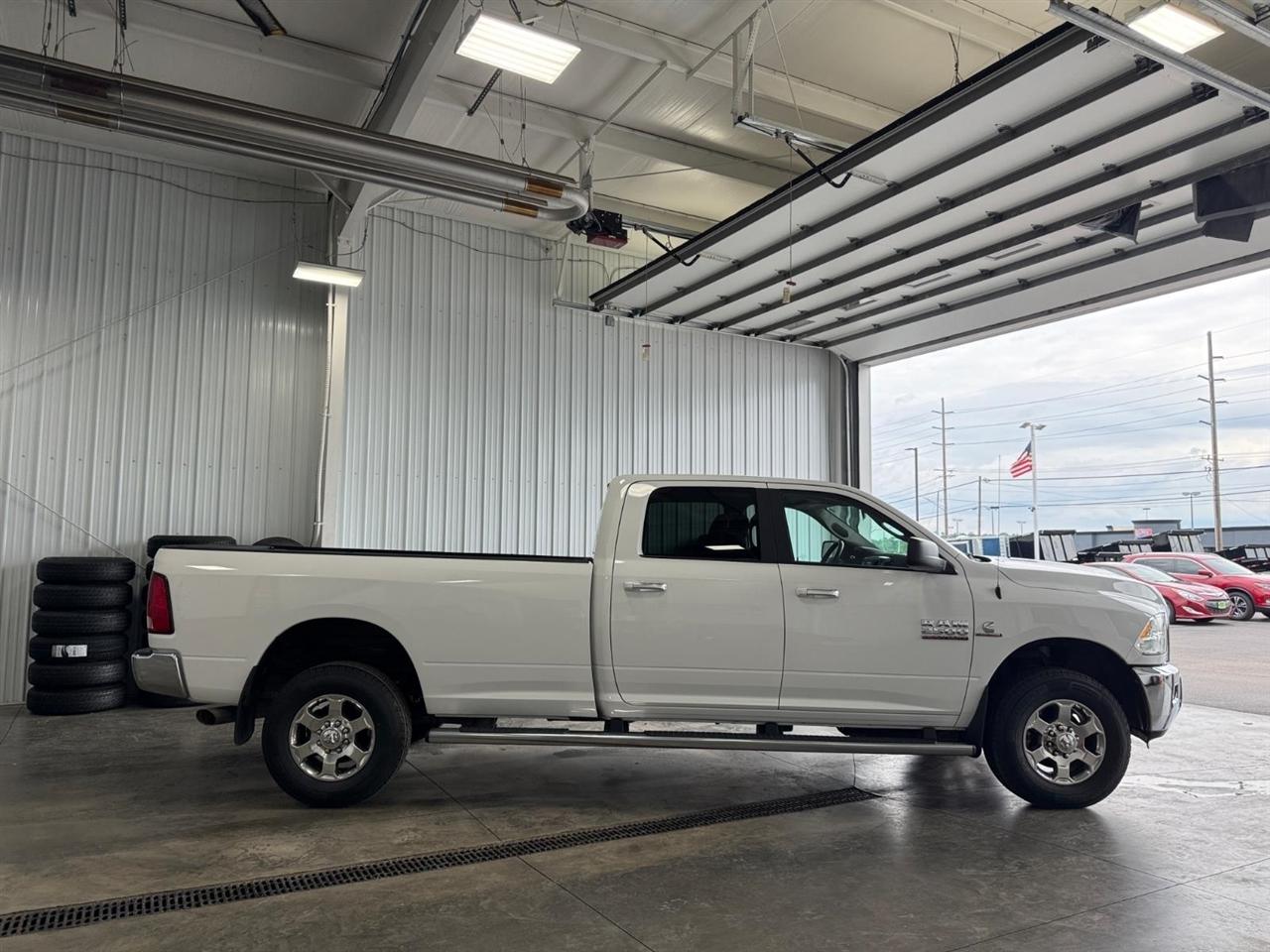 RAM 2500 Big Horn 4x4 Crew Cab 8' Box 2018