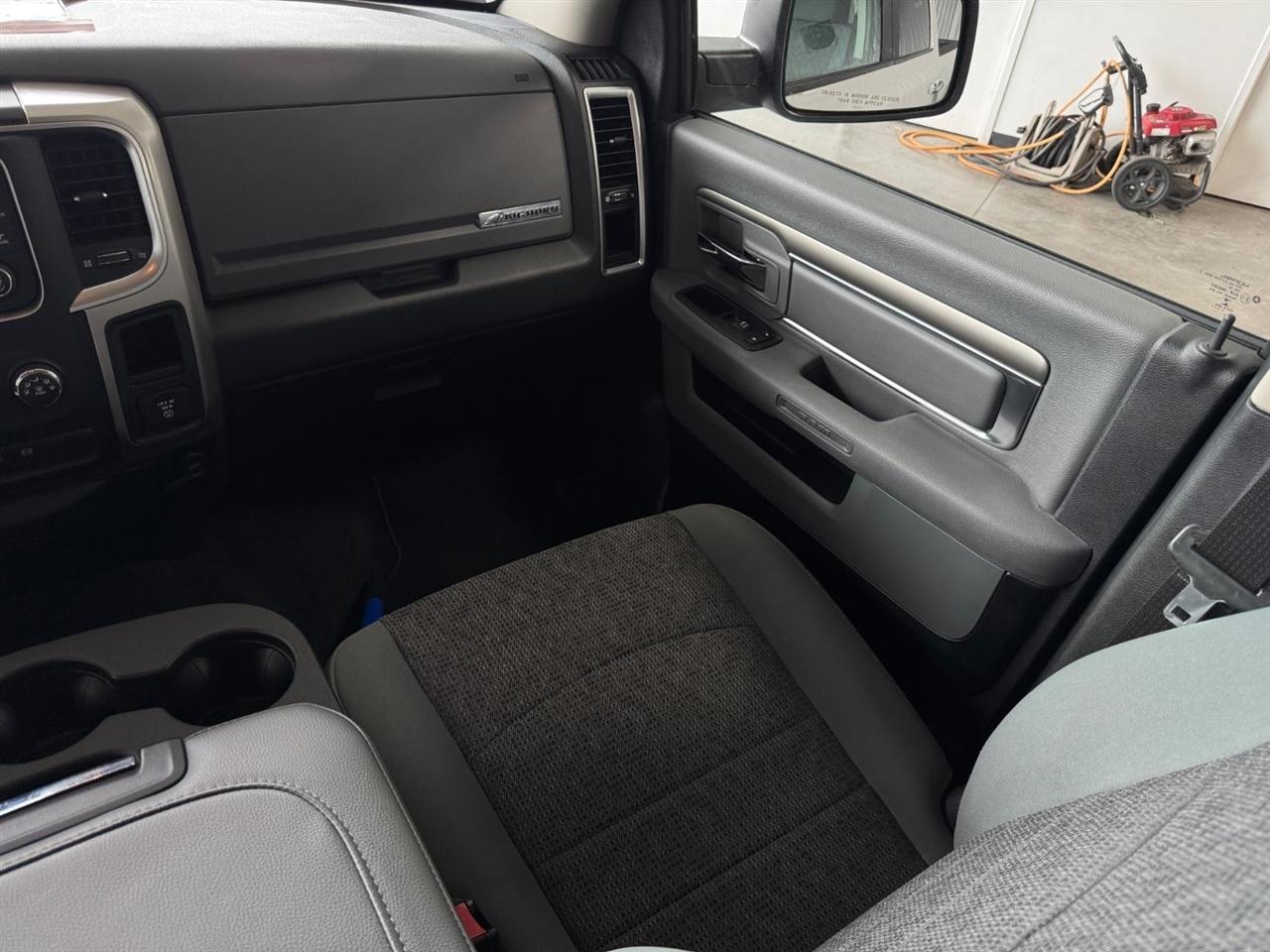 RAM 2500 Big Horn 4x4 Crew Cab 8' Box 2018