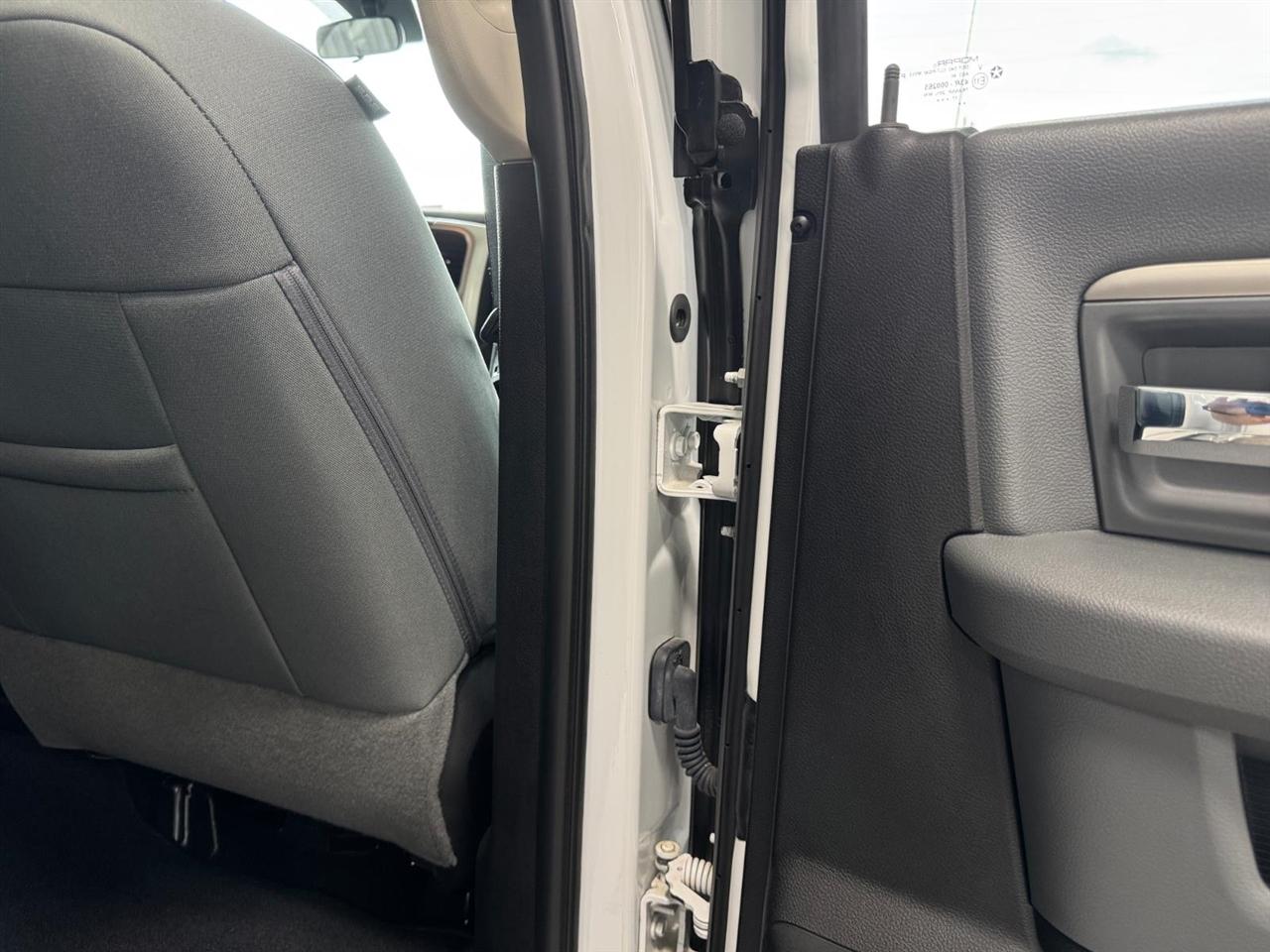 RAM 2500 Big Horn 4x4 Crew Cab 8' Box 2018