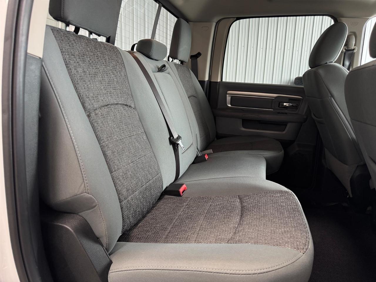 RAM 2500 Big Horn 4x4 Crew Cab 8' Box 2018