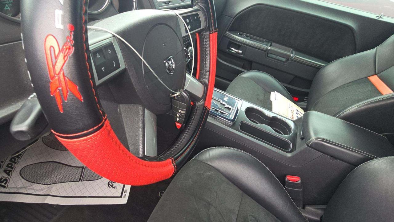 Dodge Challenger 2dr Cpe SRT8 2008