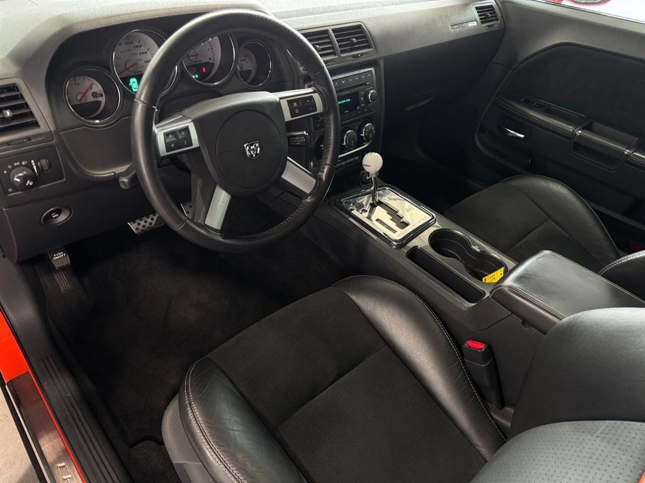 Dodge Challenger 2dr Cpe SRT8 2008