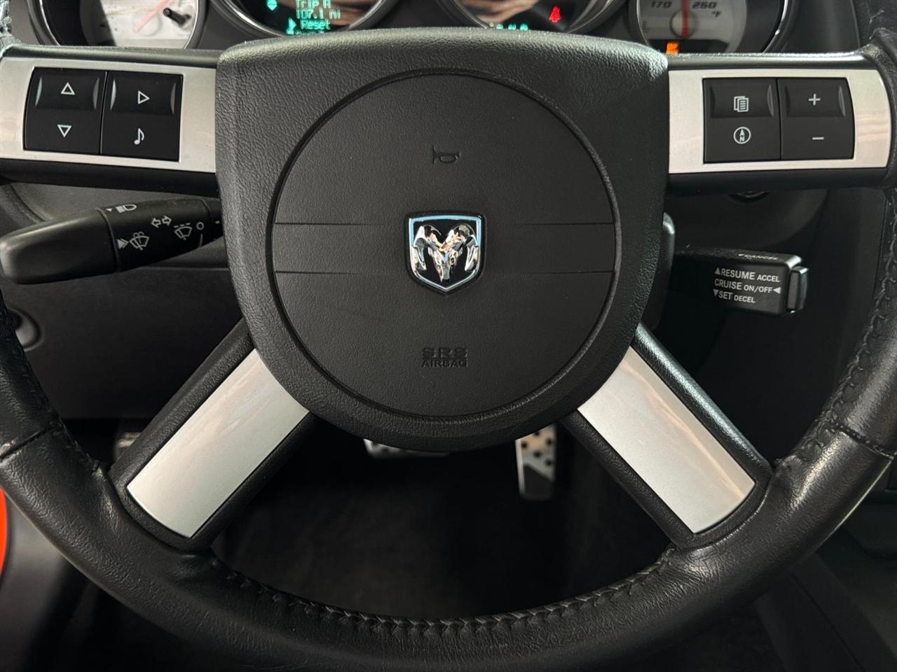 Dodge Challenger 2dr Cpe SRT8 2008
