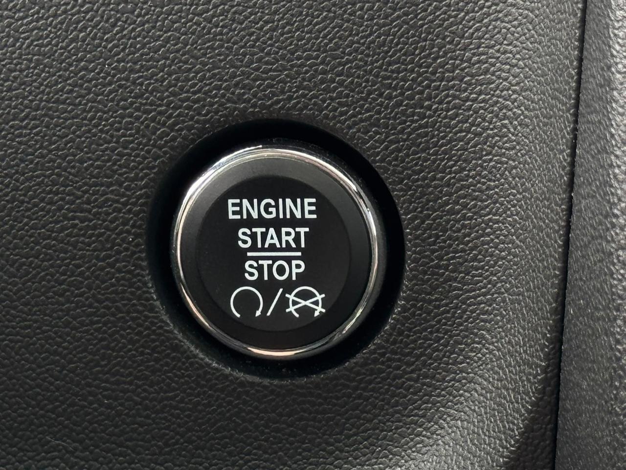 Dodge Challenger 2dr Cpe SRT8 2008