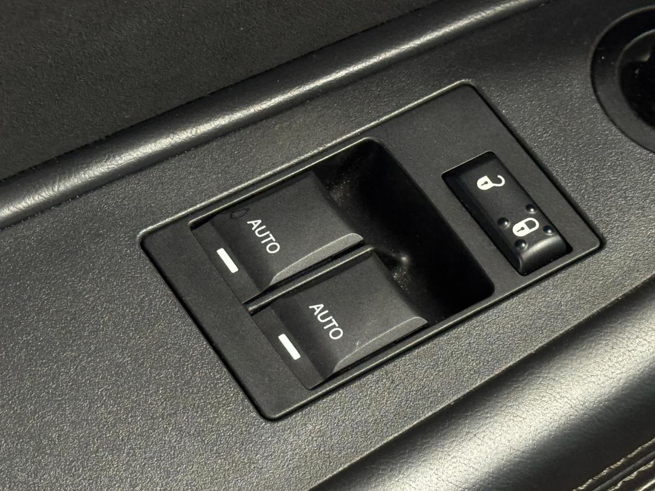 Dodge Challenger 2dr Cpe SRT8 2008