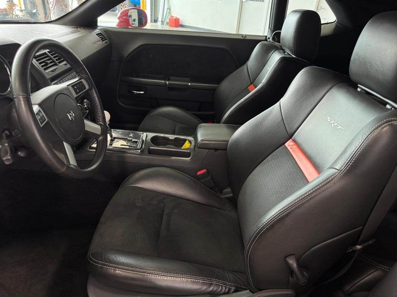 Dodge Challenger 2dr Cpe SRT8 2008