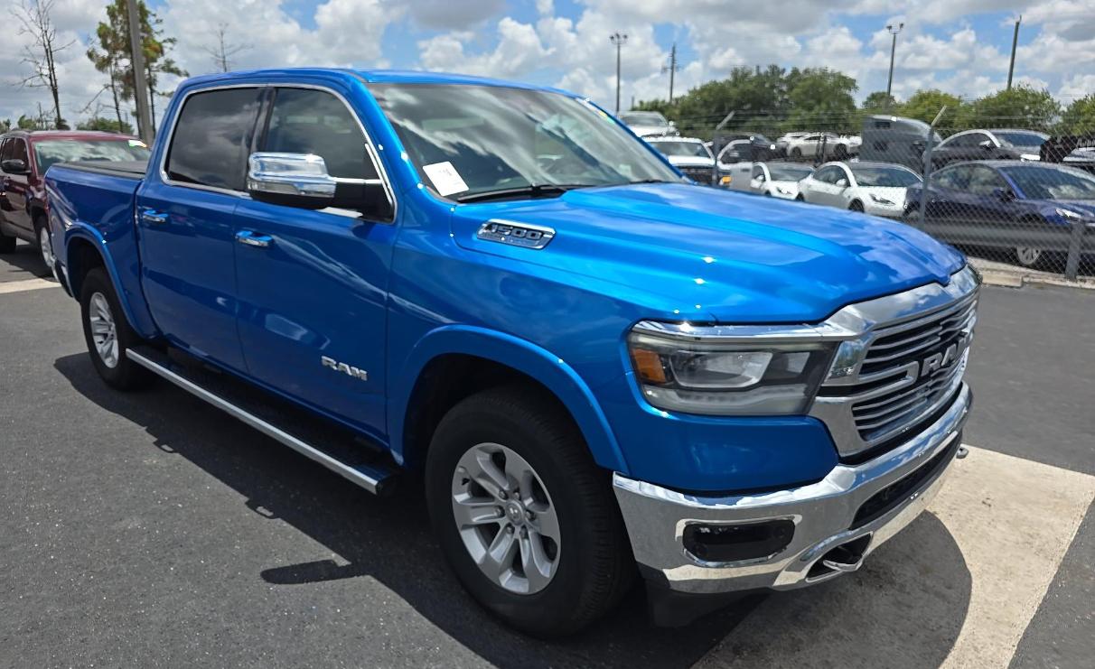 RAM 1500 Laramie 4x4 Crew Cab 5'7" Box 2021