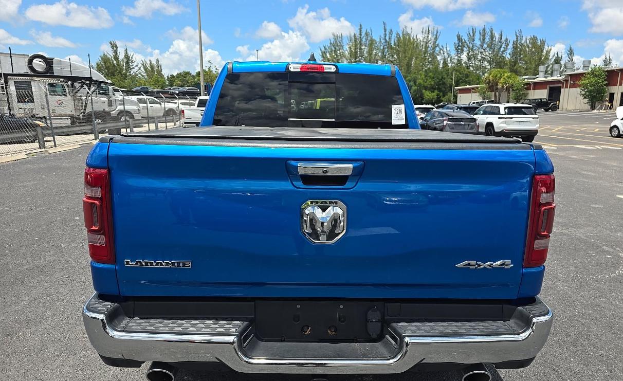 RAM 1500 Laramie 4x4 Crew Cab 5'7" Box 2021