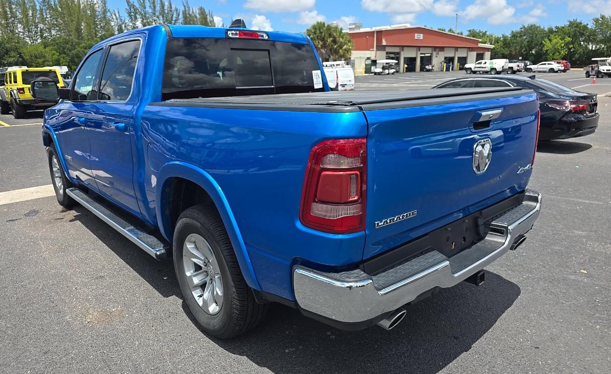 RAM 1500 Laramie 4x4 Crew Cab 5'7" Box 2021
