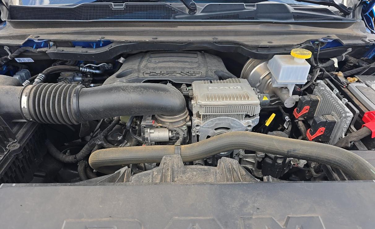 RAM 1500 Laramie 4x4 Crew Cab 5'7" Box 2021