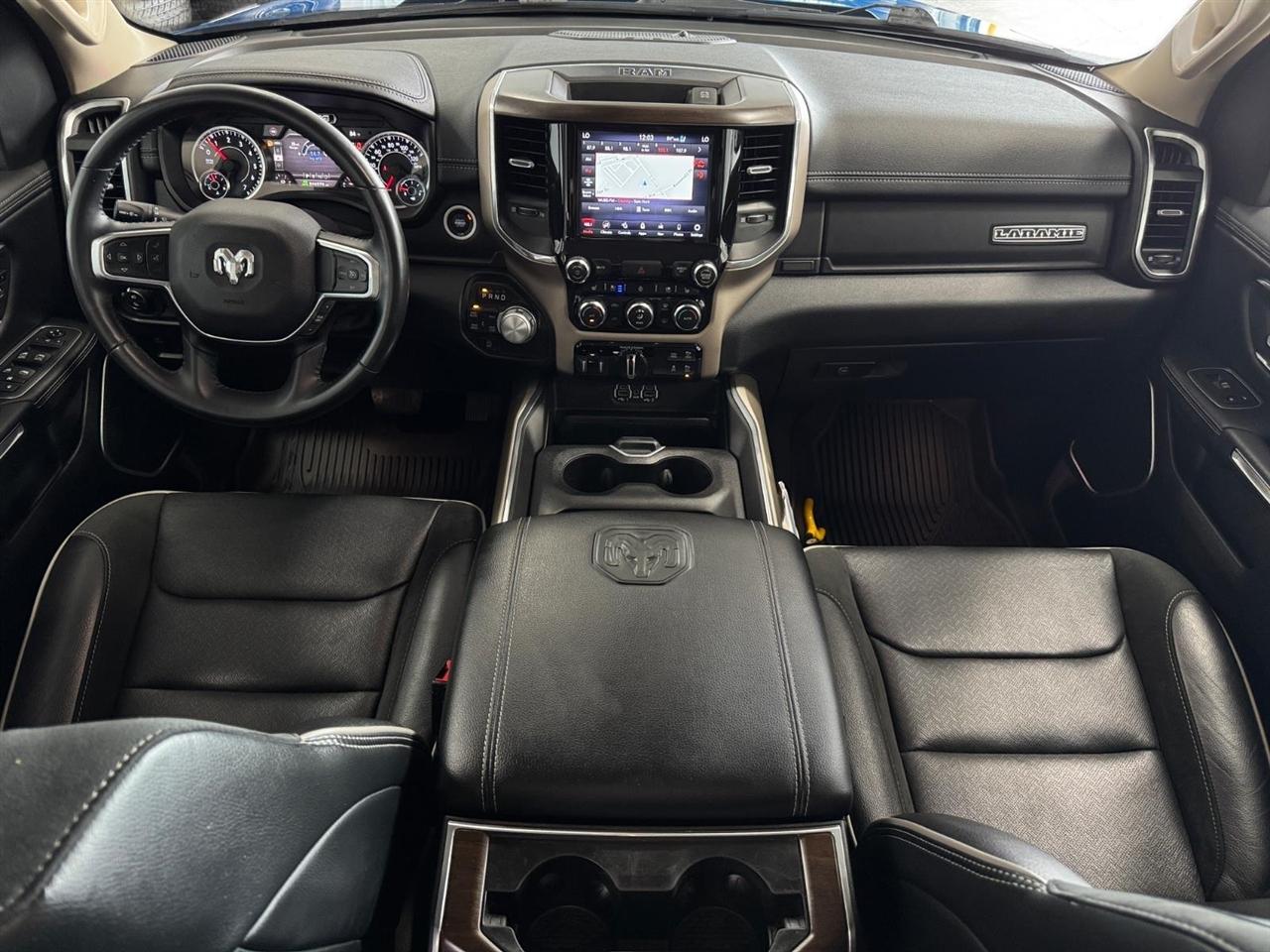 RAM 1500 Laramie 4x4 Crew Cab 5'7" Box 2021