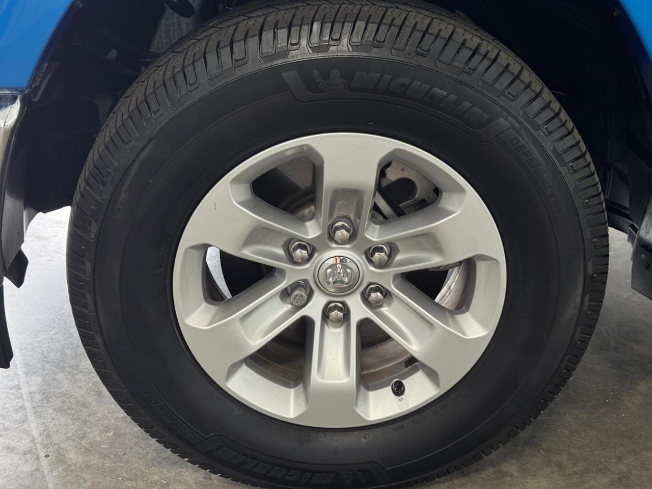 RAM 1500 Laramie 4x4 Crew Cab 5'7" Box 2021