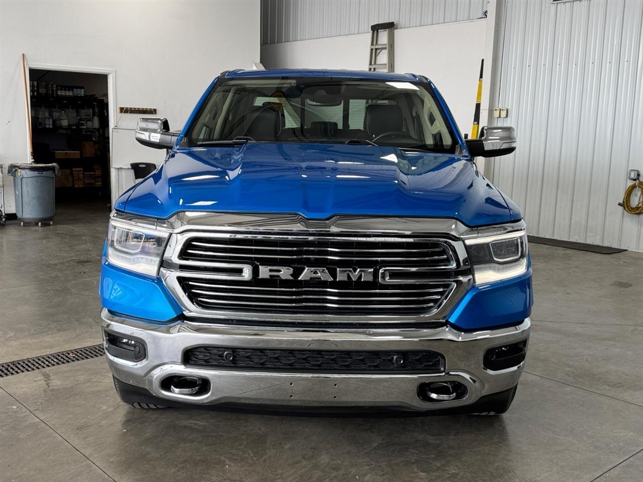 RAM 1500 Laramie 4x4 Crew Cab 5'7" Box 2021