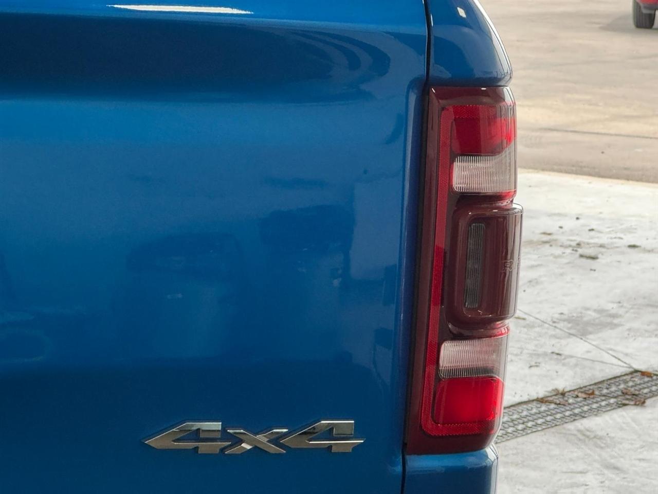 RAM 1500 Laramie 4x4 Crew Cab 5'7" Box 2021