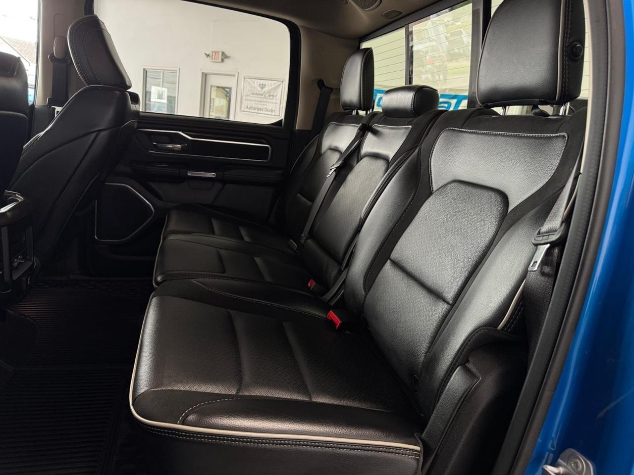 RAM 1500 Laramie 4x4 Crew Cab 5'7" Box 2021
