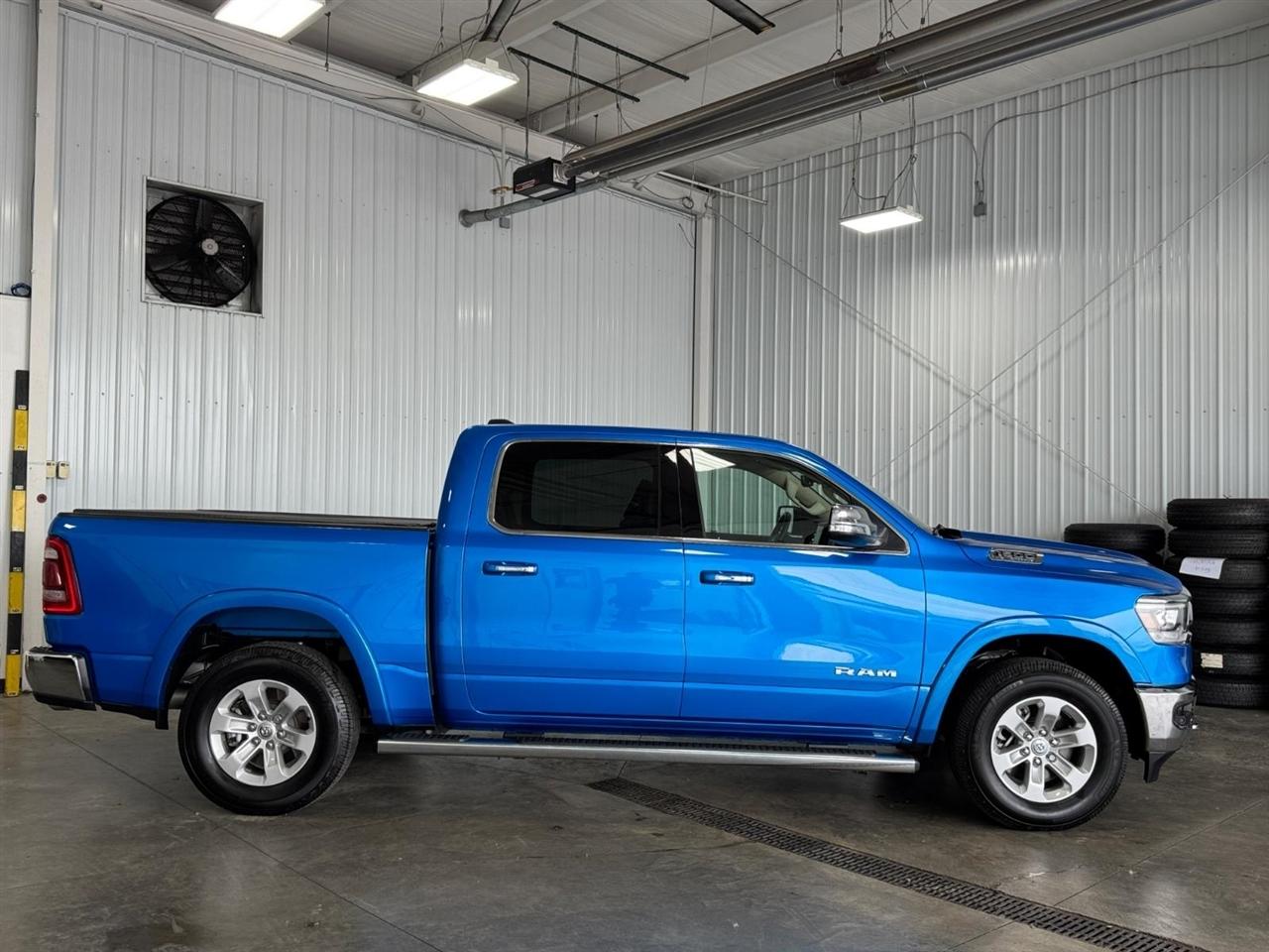 RAM 1500 Laramie 4x4 Crew Cab 5'7" Box 2021