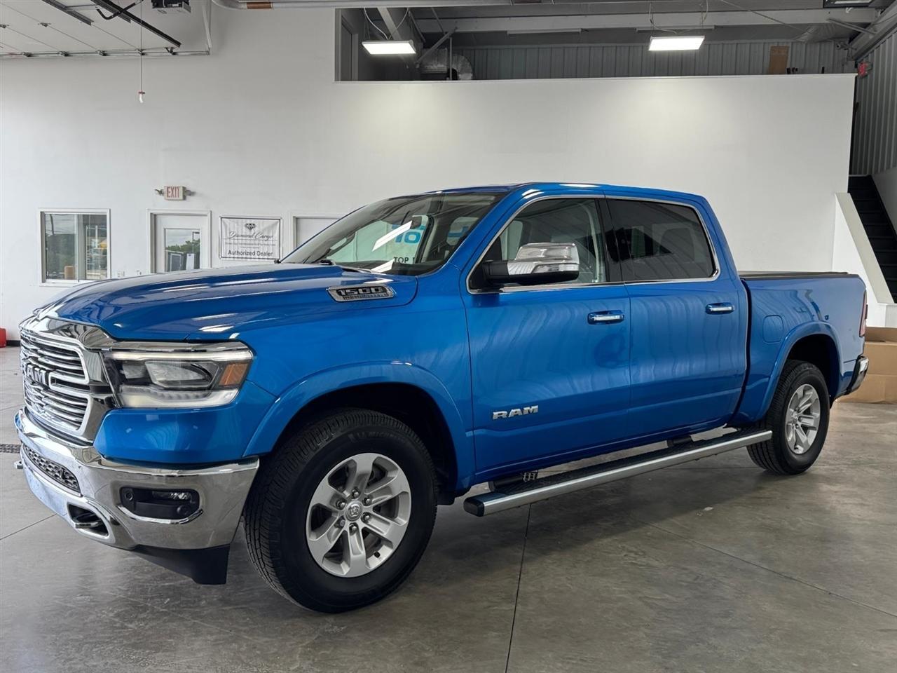 RAM 1500 Laramie 4x4 Crew Cab 5'7" Box 2021