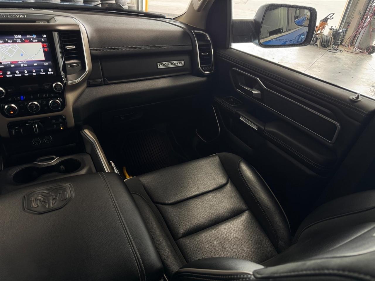 RAM 1500 Laramie 4x4 Crew Cab 5'7" Box 2021