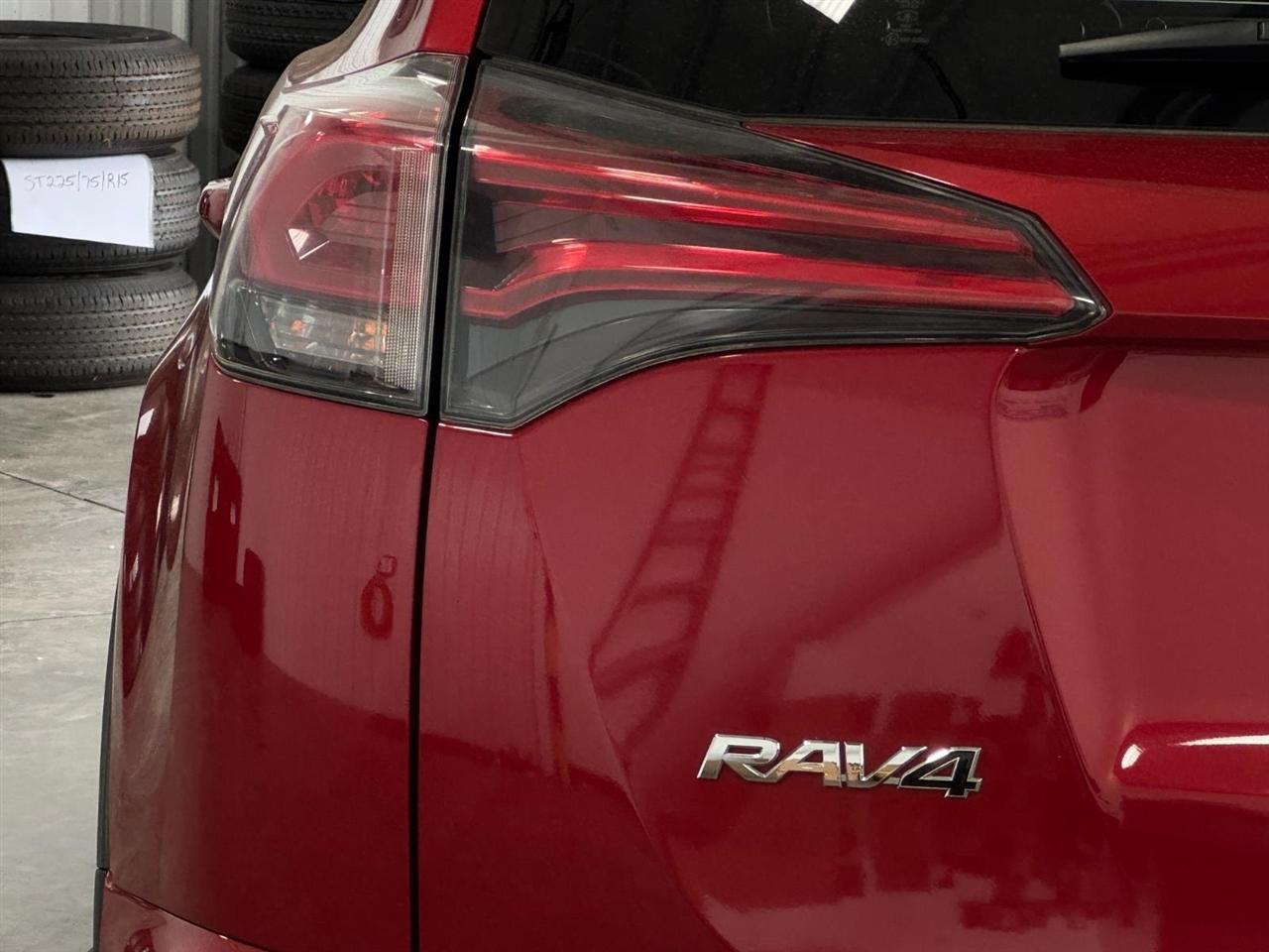 Toyota RAV4 XLE AWD (Natl) 2017