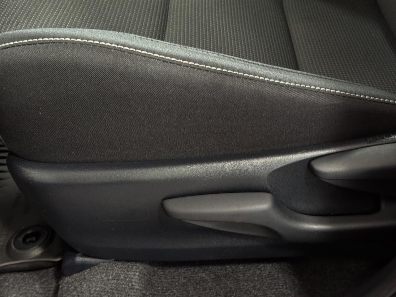Toyota RAV4 XLE AWD (Natl) 2017
