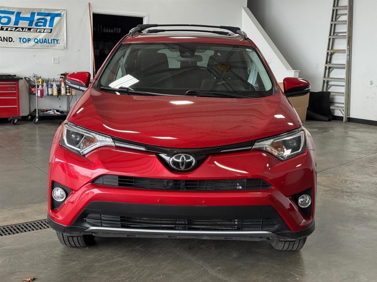 Toyota RAV4 XLE AWD (Natl) 2017