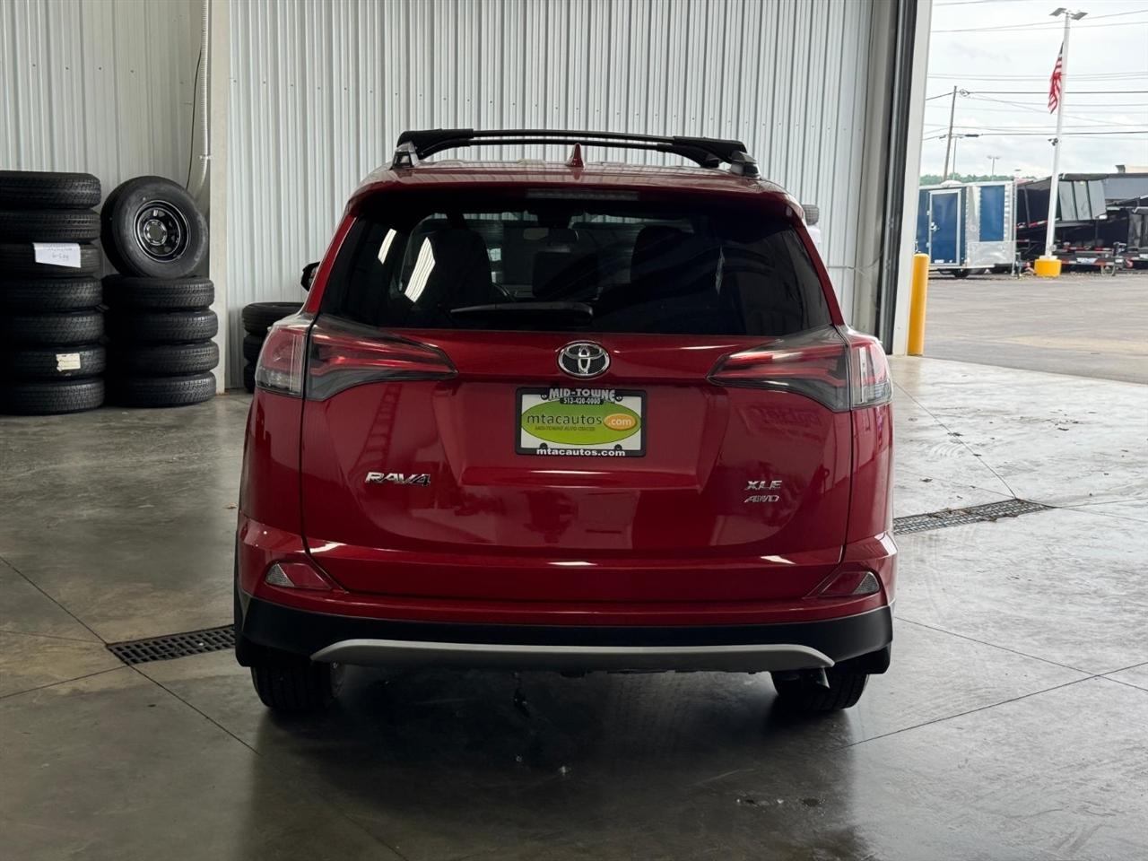 Toyota RAV4 XLE AWD (Natl) 2017