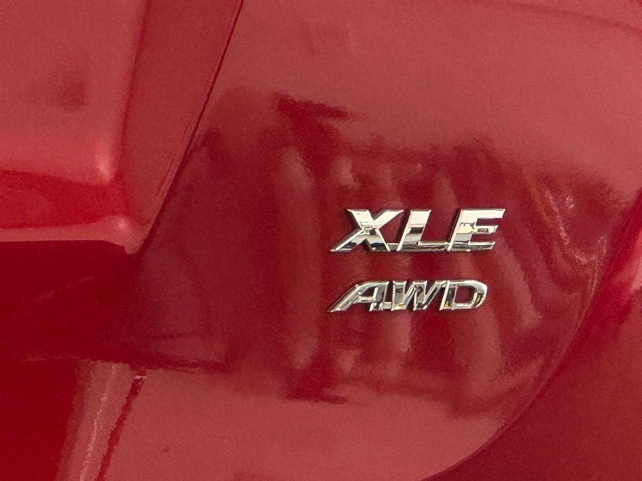 Toyota RAV4 XLE AWD (Natl) 2017