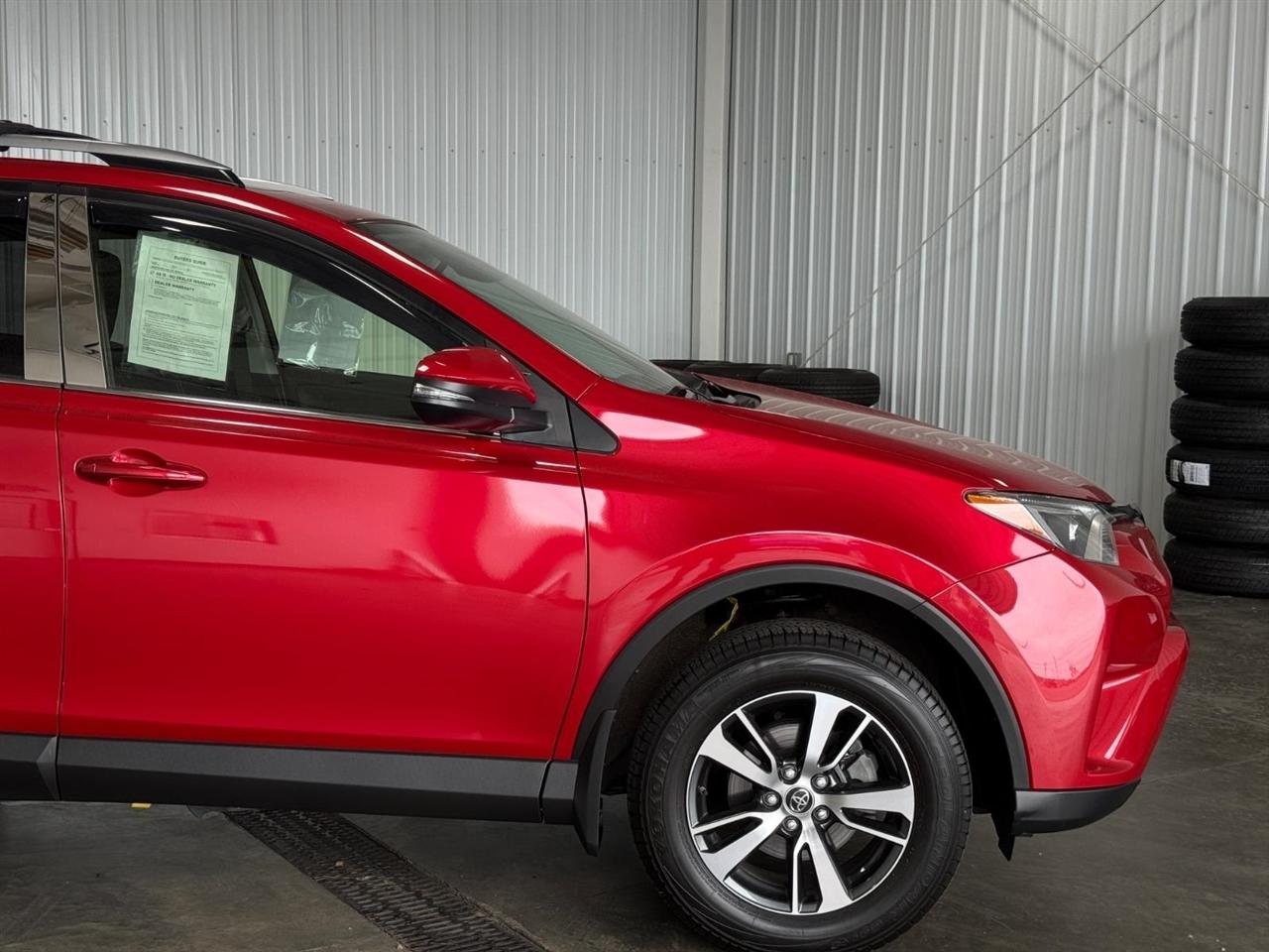 Toyota RAV4 XLE AWD (Natl) 2017