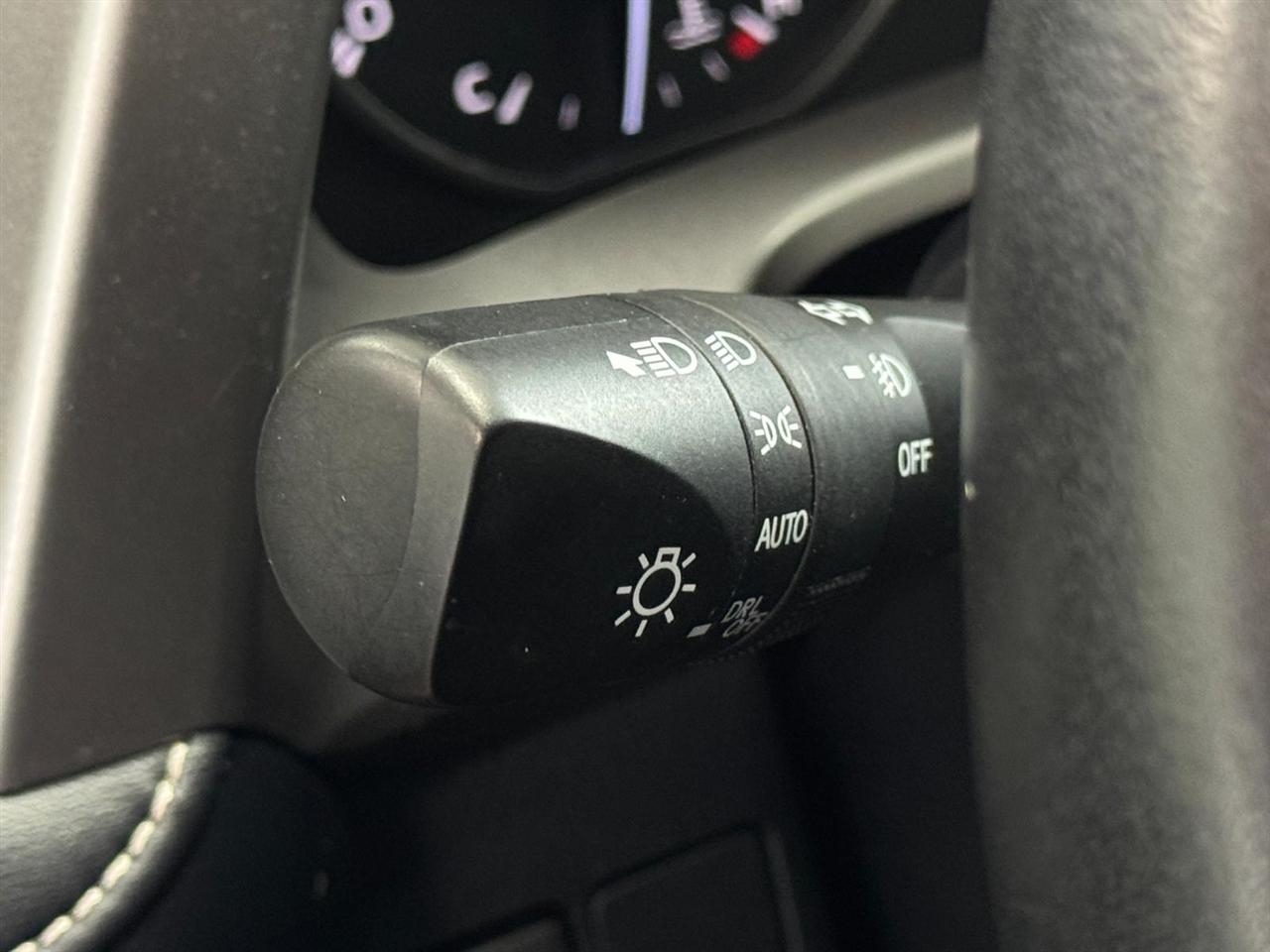 Toyota RAV4 XLE AWD (Natl) 2017