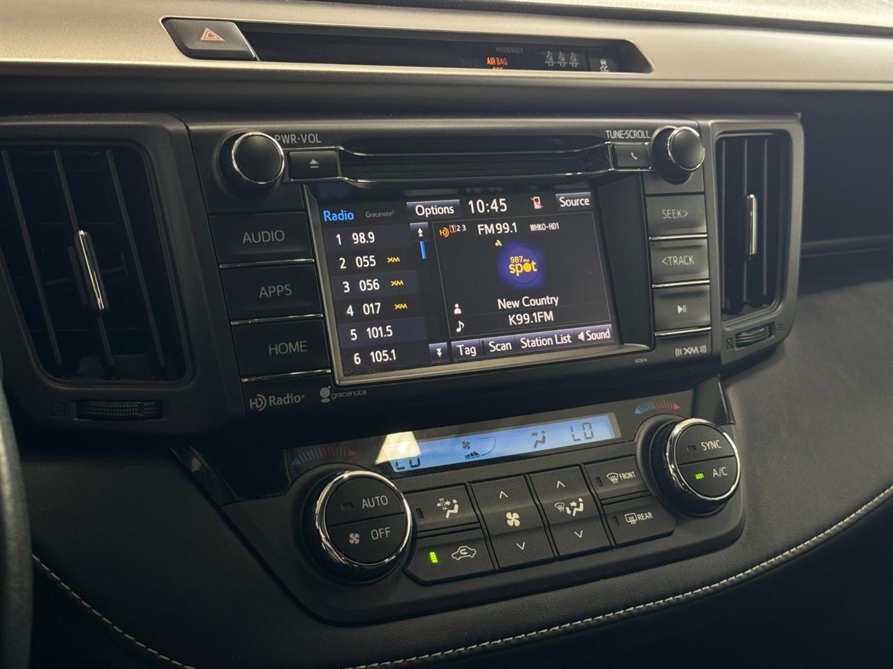 Toyota RAV4 XLE AWD (Natl) 2017
