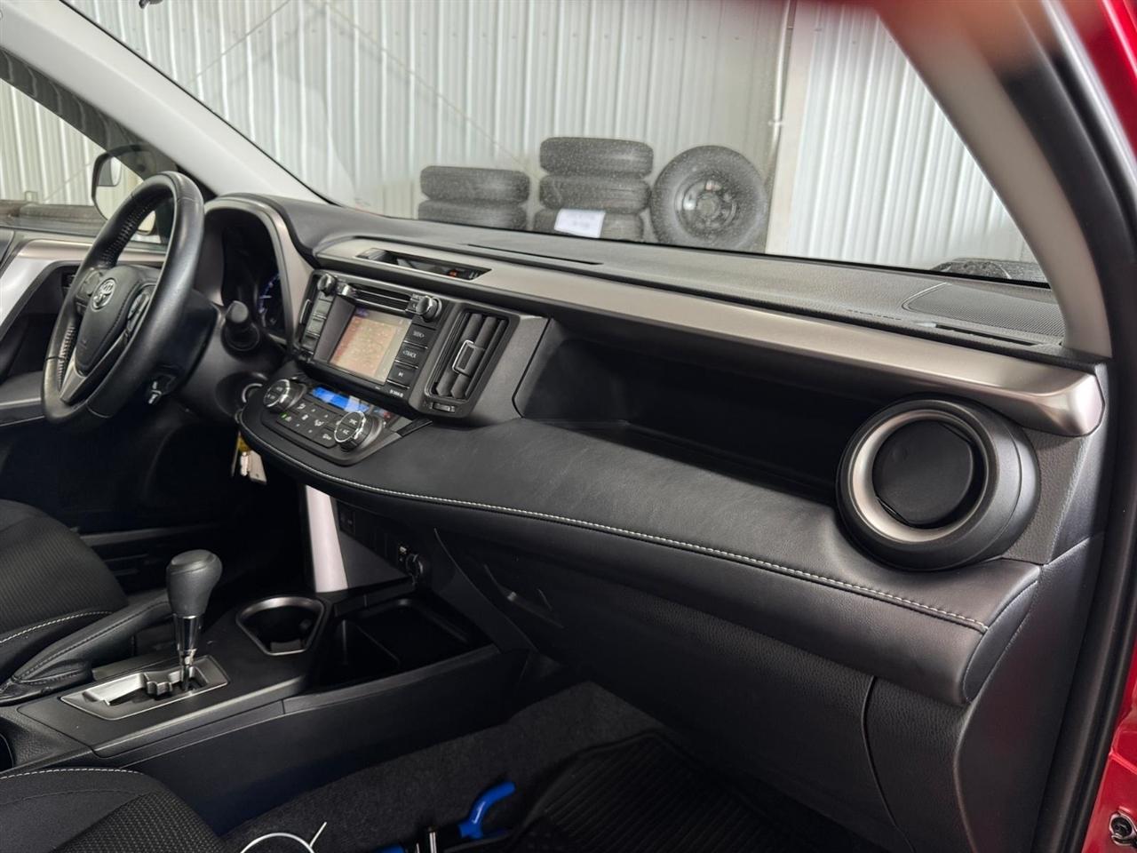 Toyota RAV4 XLE AWD (Natl) 2017