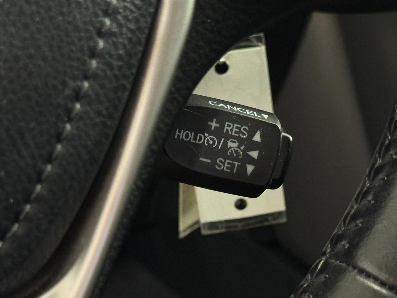 Toyota RAV4 XLE AWD (Natl) 2017