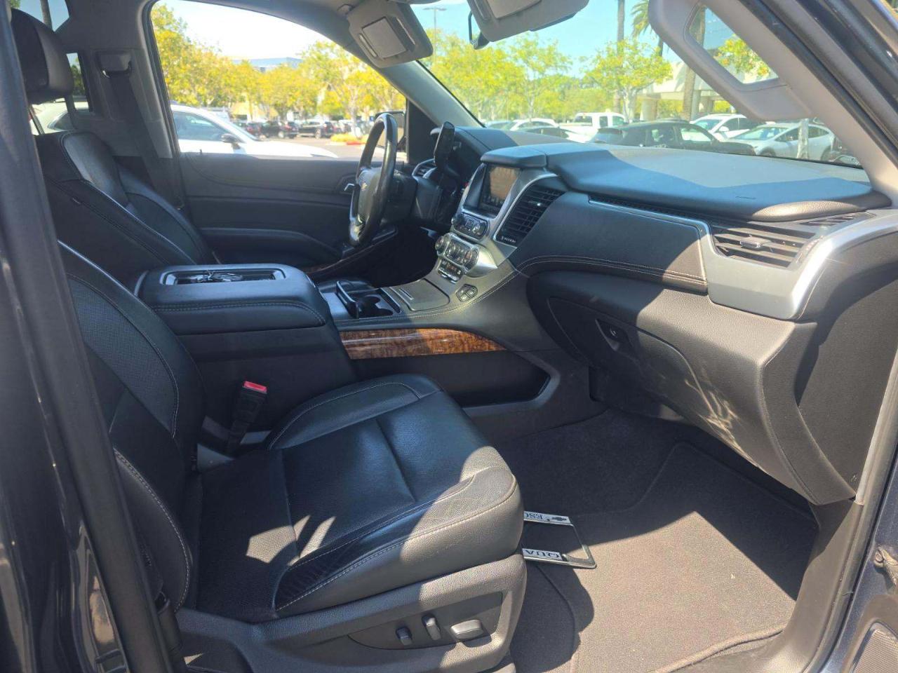 Chevrolet Suburban 4WD 4dr Premier 2020