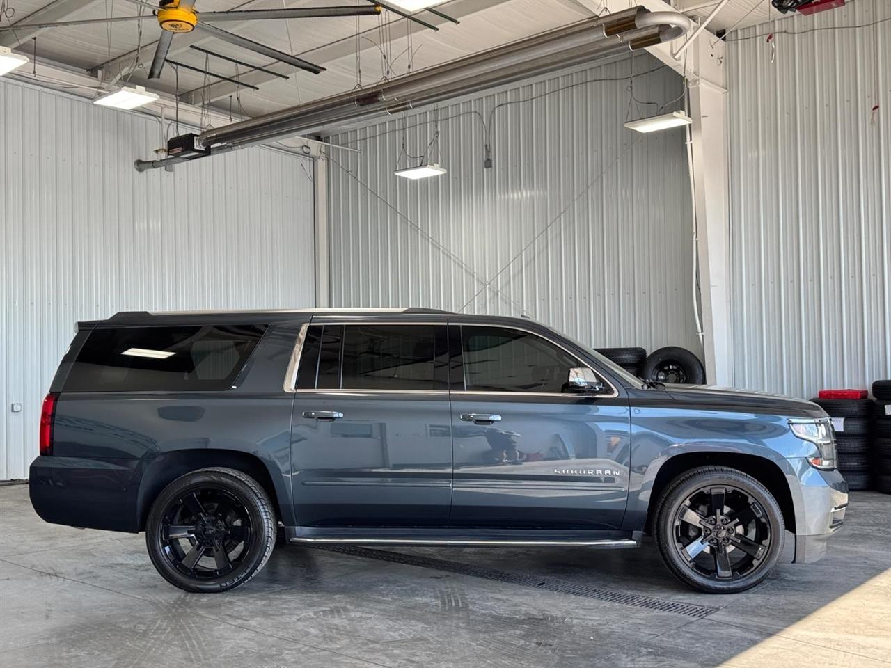 Chevrolet Suburban 4WD 4dr Premier 2020