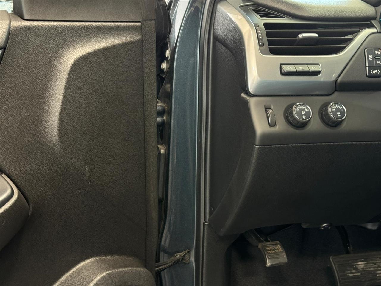 Chevrolet Suburban 4WD 4dr Premier 2020