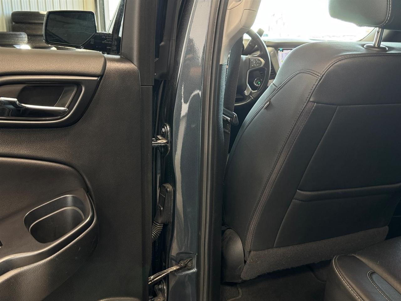 Chevrolet Suburban 4WD 4dr Premier 2020