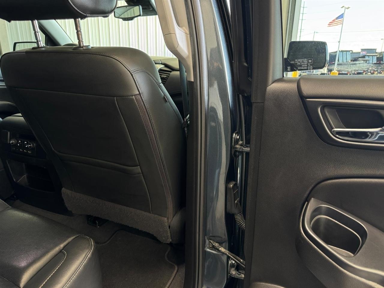 Chevrolet Suburban 4WD 4dr Premier 2020