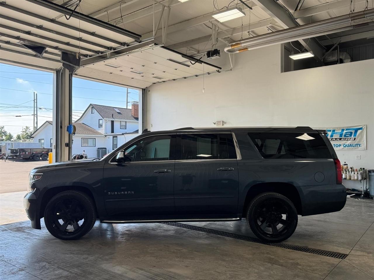 Chevrolet Suburban 4WD 4dr Premier 2020