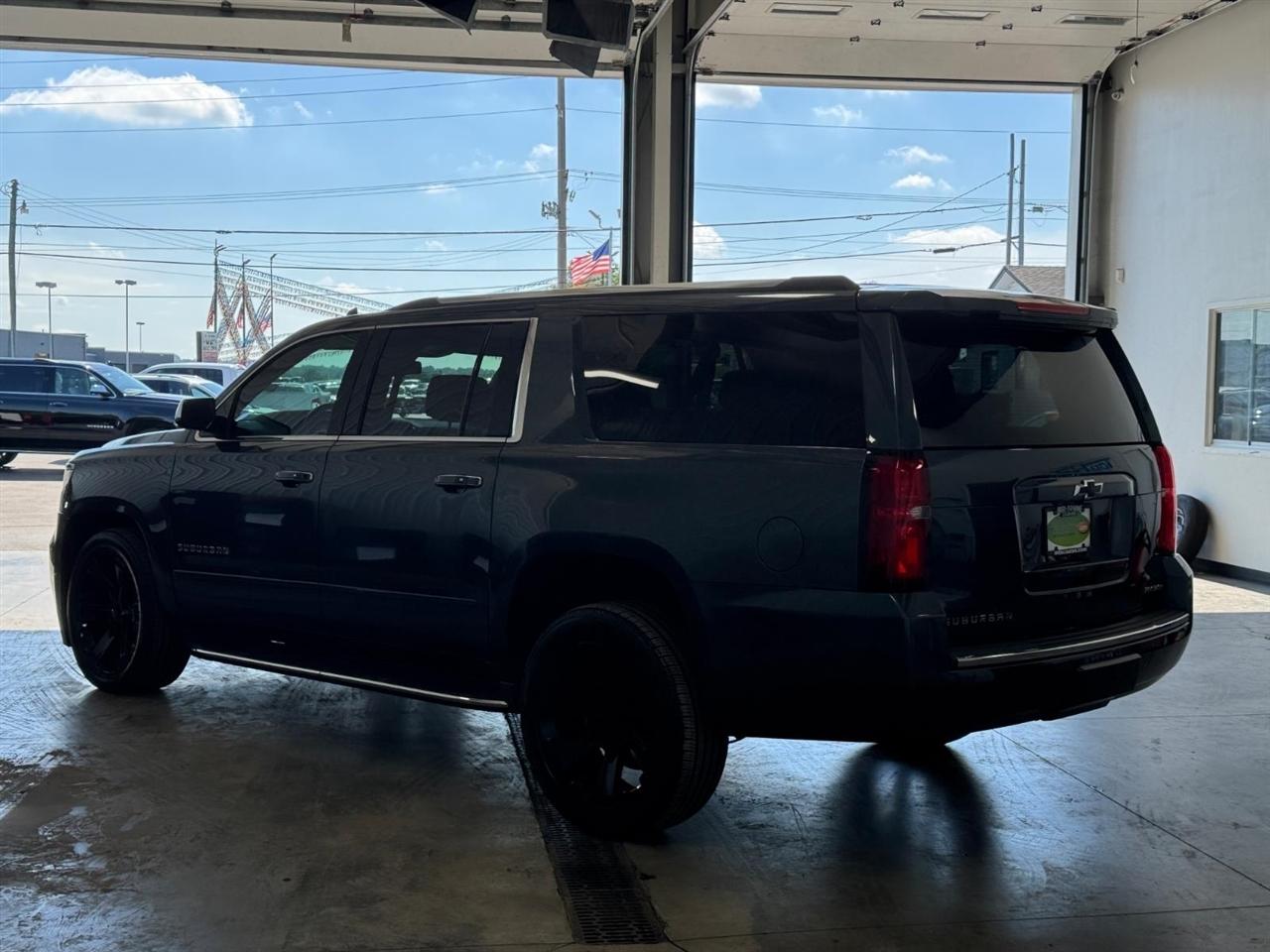 Chevrolet Suburban 4WD 4dr Premier 2020