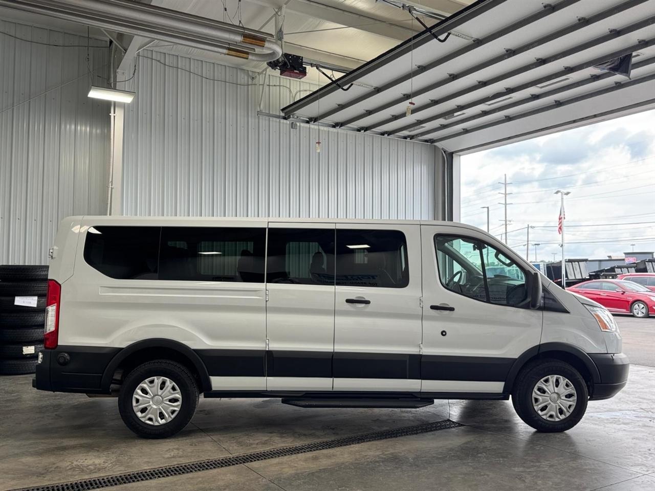 Ford Transit Passenger Wagon T-350 148" Low Roof XLT Swing-Out RH Dr 2019