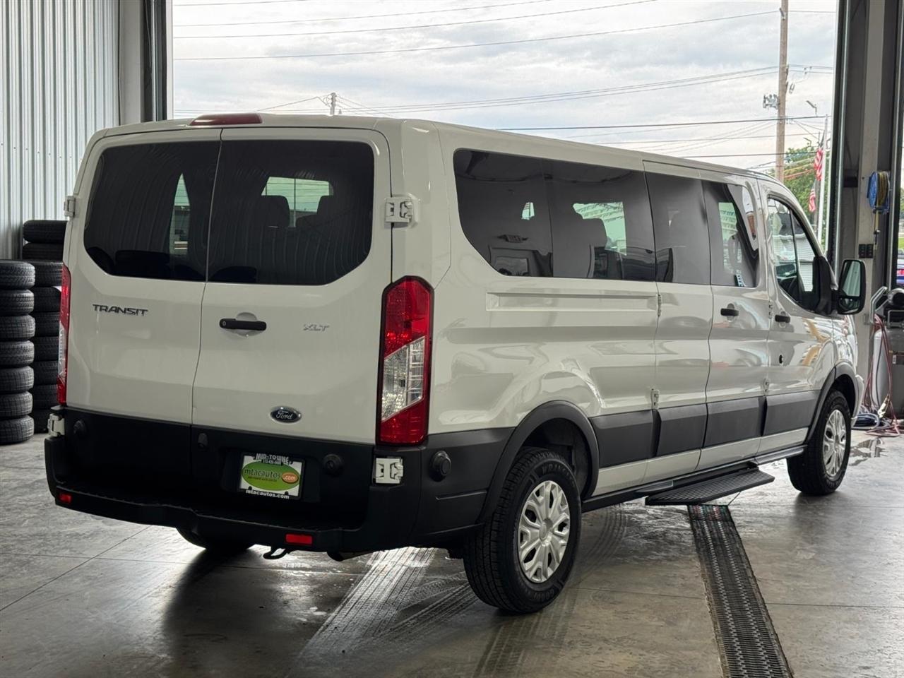 Ford Transit Passenger Wagon T-350 148" Low Roof XLT Swing-Out RH Dr 2019