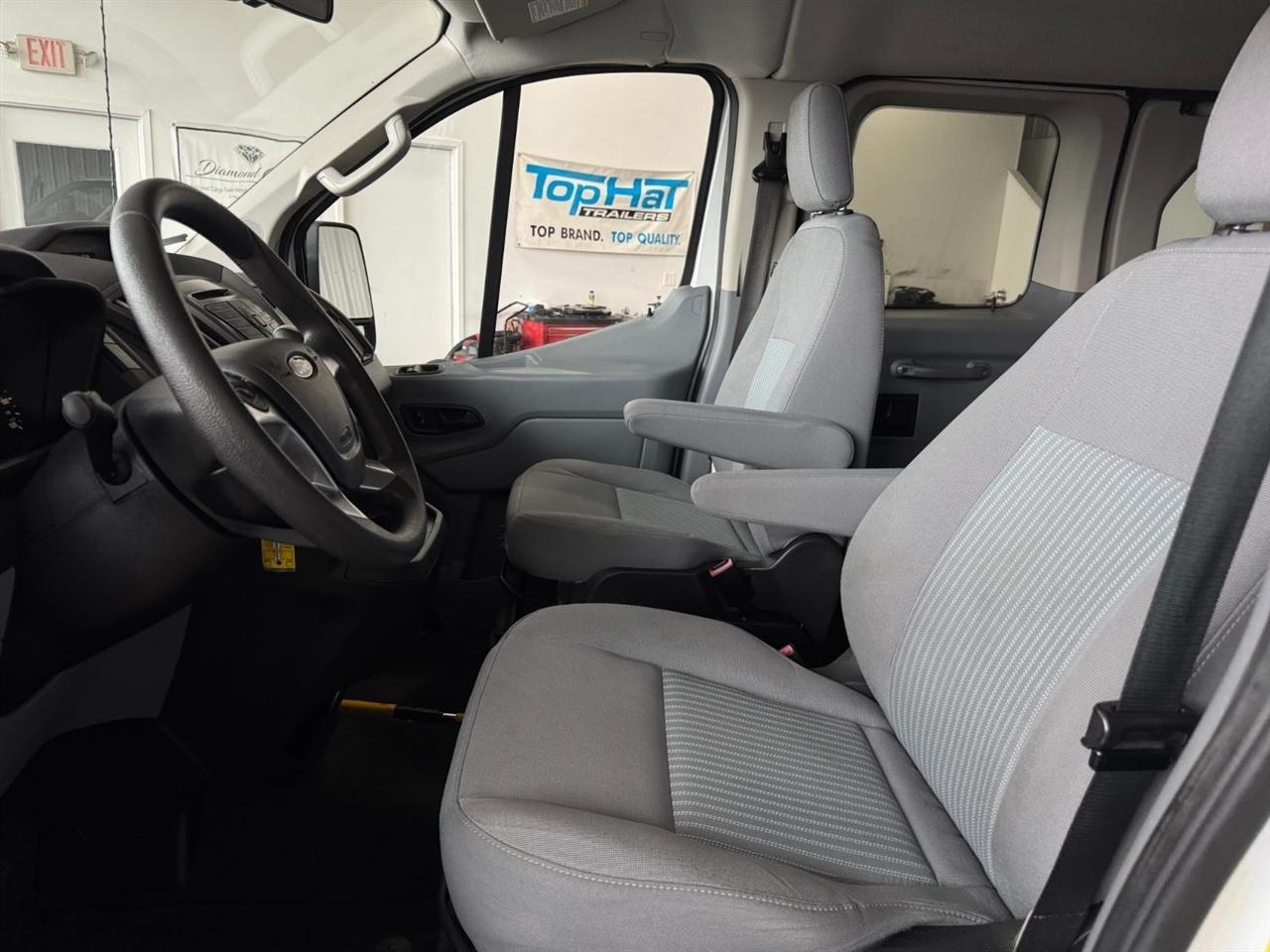 Ford Transit Passenger Wagon T-350 148" Low Roof XLT Swing-Out RH Dr 2019