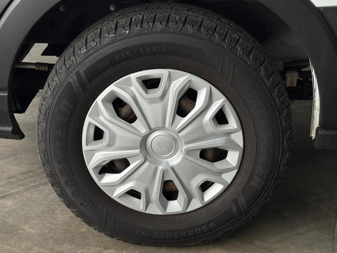 Ford Transit Passenger Wagon T-350 148" Low Roof XLT Swing-Out RH Dr 2019
