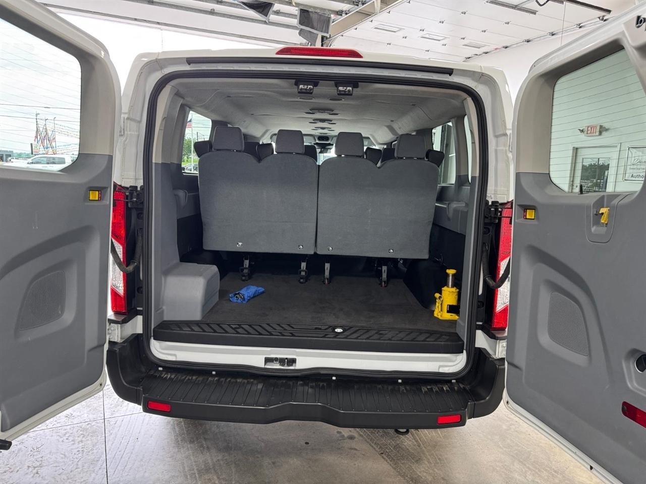 Ford Transit Passenger Wagon T-350 148" Low Roof XLT Swing-Out RH Dr 2019