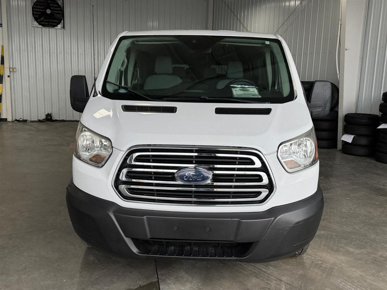 Ford Transit Passenger Wagon T-350 148" Low Roof XLT Swing-Out RH Dr 2019