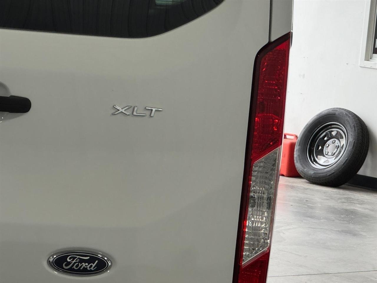 Ford Transit Passenger Wagon T-350 148" Low Roof XLT Swing-Out RH Dr 2019