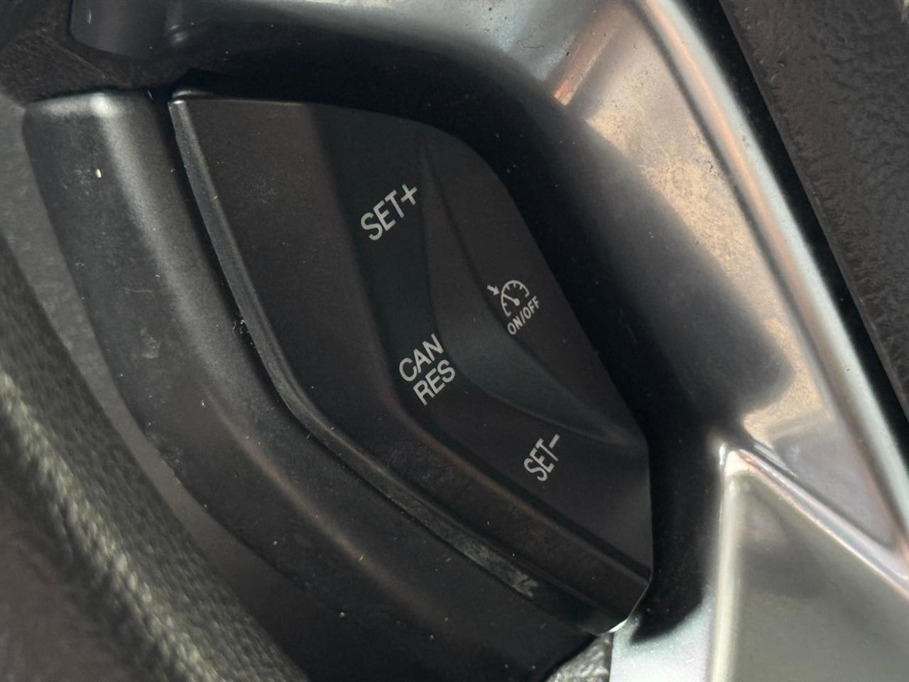 Ford Transit Passenger Wagon T-350 148" Low Roof XLT Swing-Out RH Dr 2019